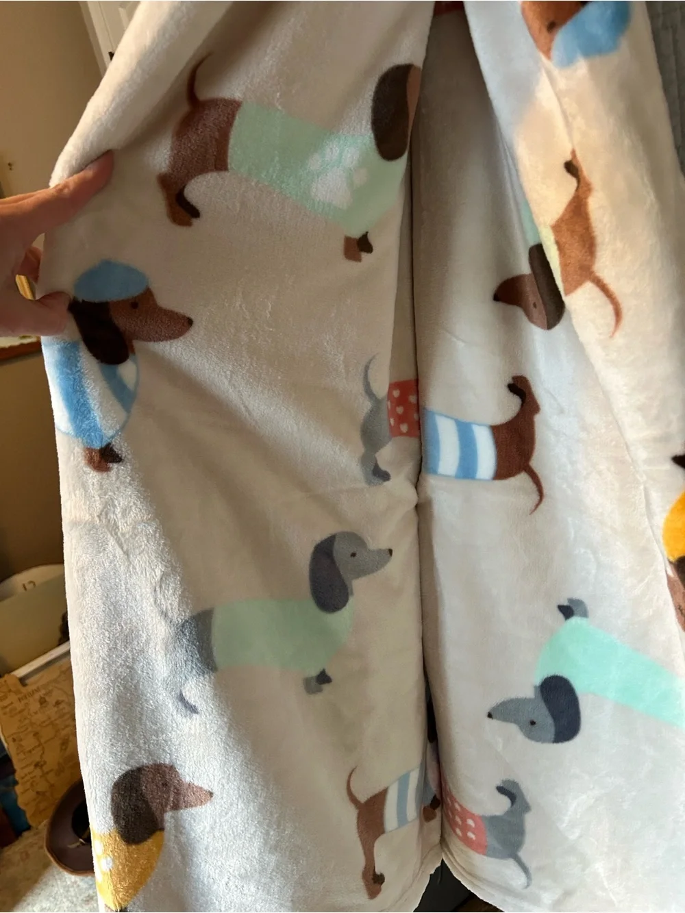 Cream Dachshund Print Plush Throw Blanket with Multicolor Doxies, 50X70